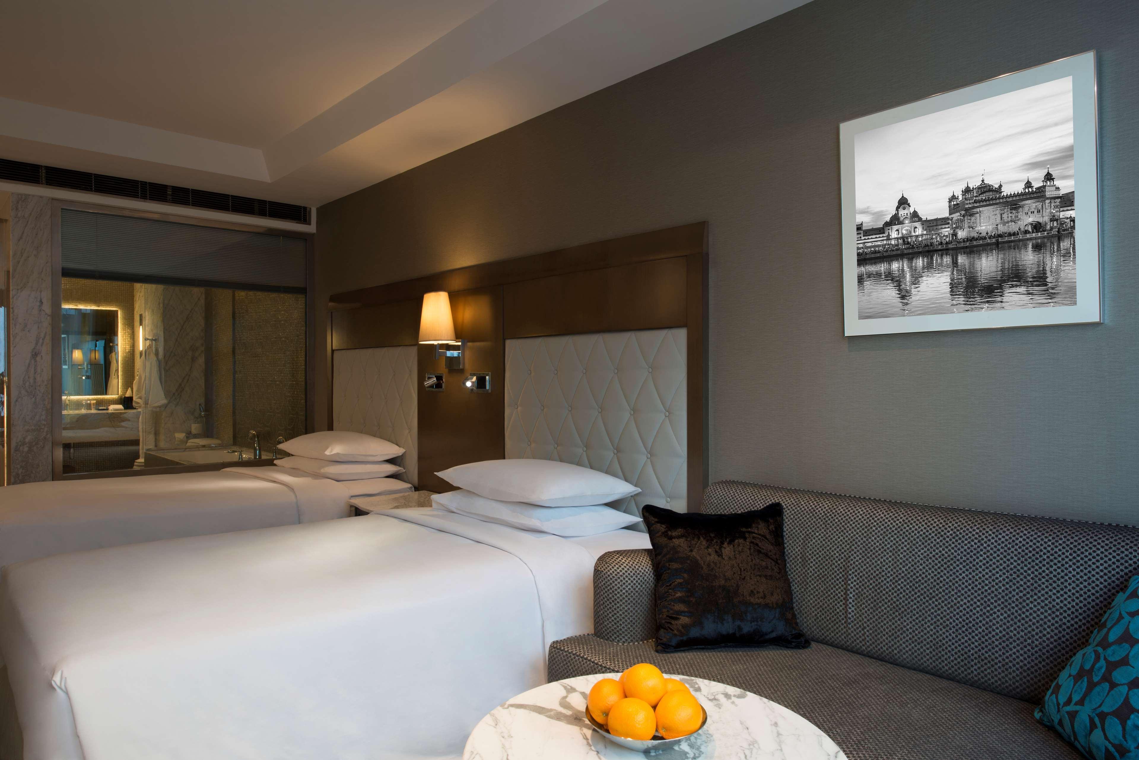 Hyatt Regency Ludhiana Hotel Buitenkant foto